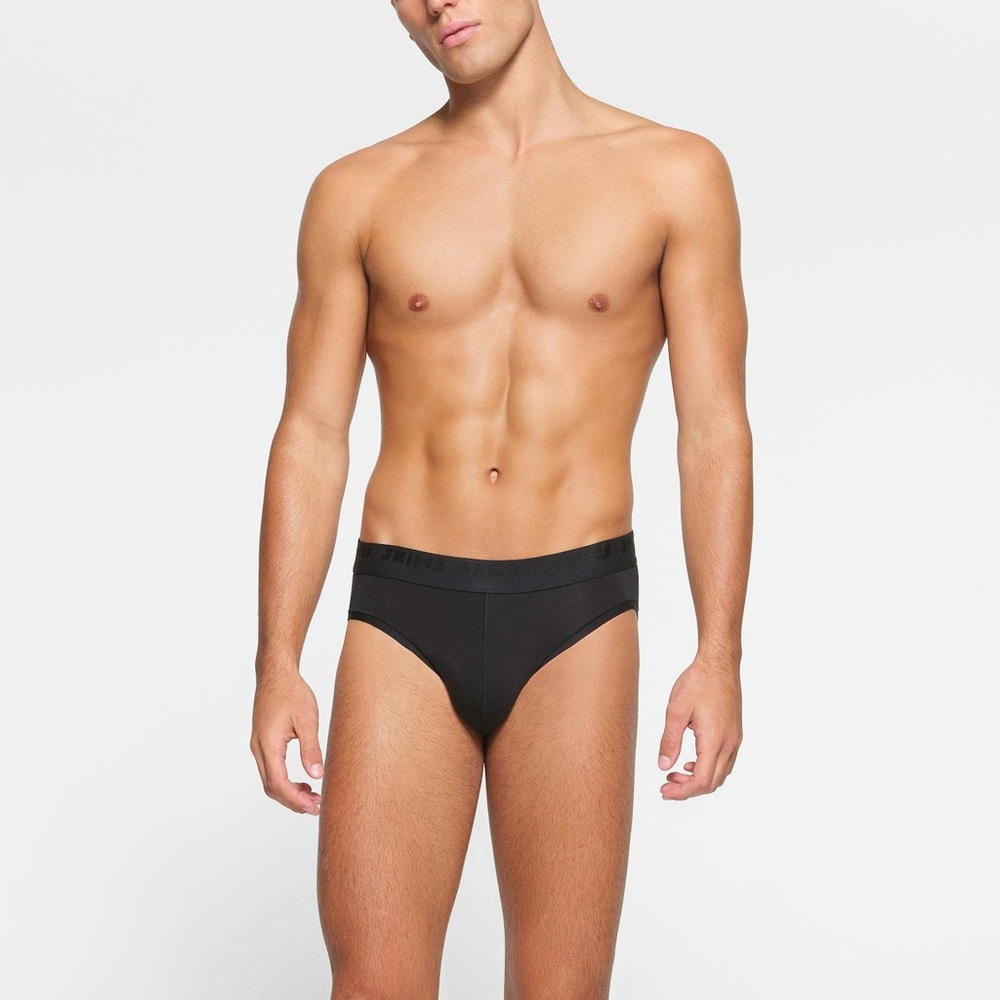 Skims stretch men’s brief in obsidian size:XS New With Tags